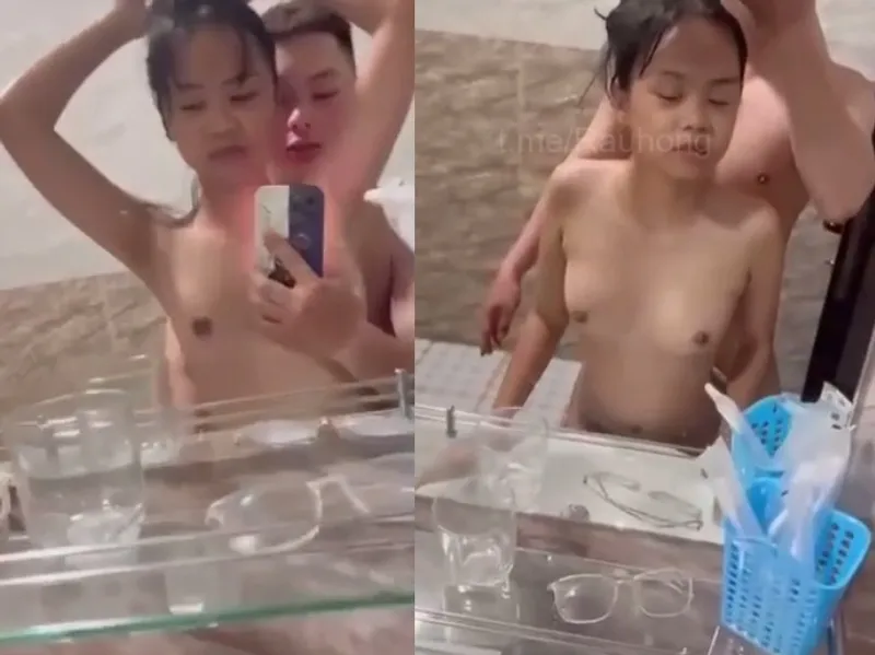 Thon gọn em cùng anh người yêu đụ trước gương quay kỉ niệm
